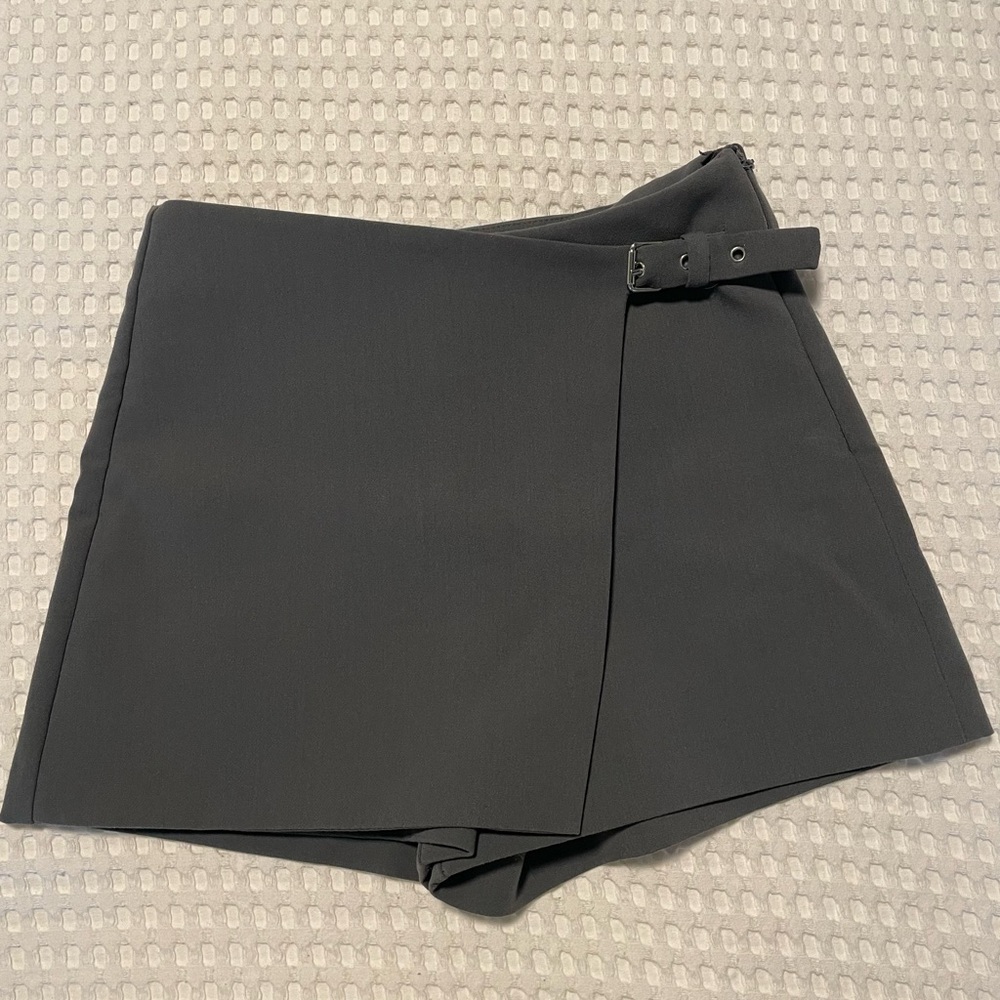 Zara Gray Skort with Buckle Detail
